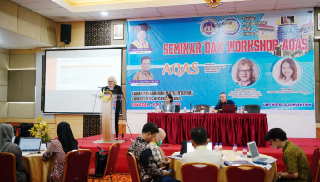 DOSEN DEPARTEMEN PENDIDIKAN EKONOMI MENGIKUTI SEMINAR DAN WORKSHOP AKREDITASI AQAS